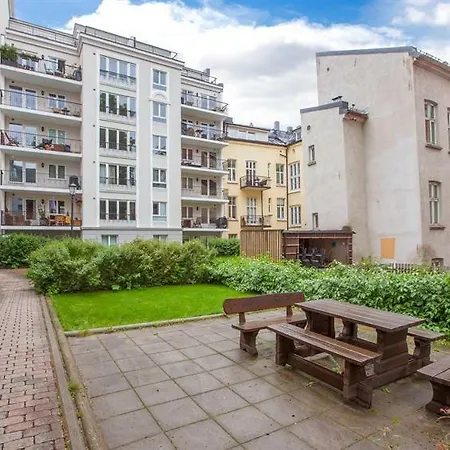 Cozy Family With Balcony - In Hearth Of *