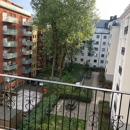 Cozy Family With Balcony - In Hearth Of Leilighet Oslo