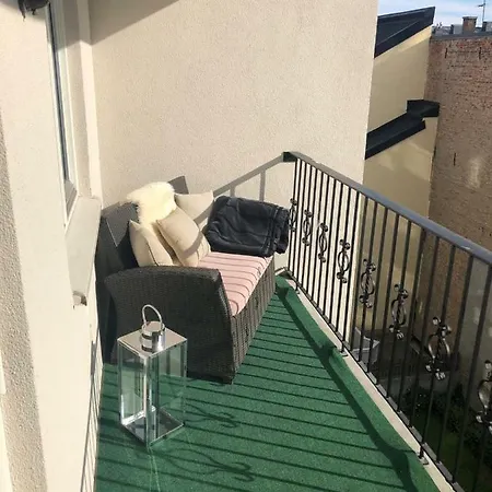 Cozy Family With Balcony - In Hearth Of Leilighet *