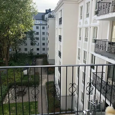 Cozy Family With Balcony - In Hearth Of Leilighet *