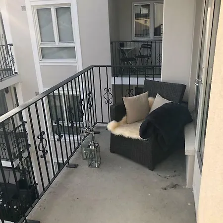 Cozy Family With Balcony - In Hearth Of